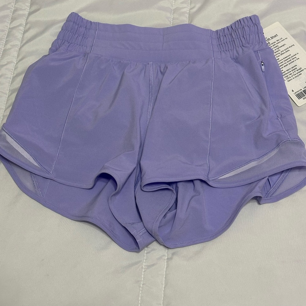Lululemon Lilac Smoke high rise hotty hot shorts 2.5”